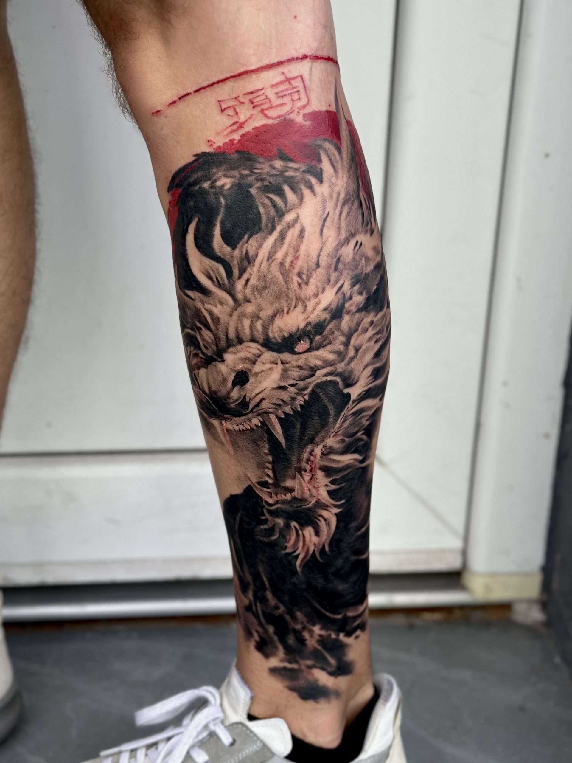 Realistické tetovanie na lýtko – Infernno Tattoo Pezinok – Lukáš Pullmann